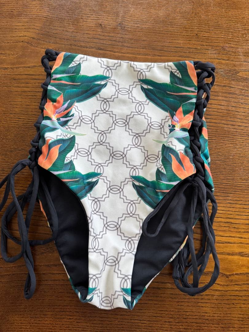 アリシアスタン ビキニ リーフ柄