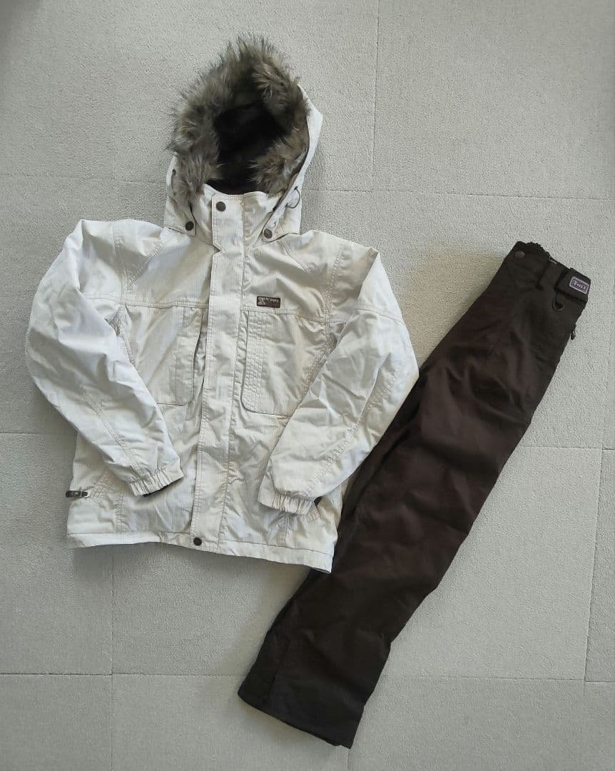 美品　レディース　スキーウェア　スノーボードウェア　フェニックス　11号　M