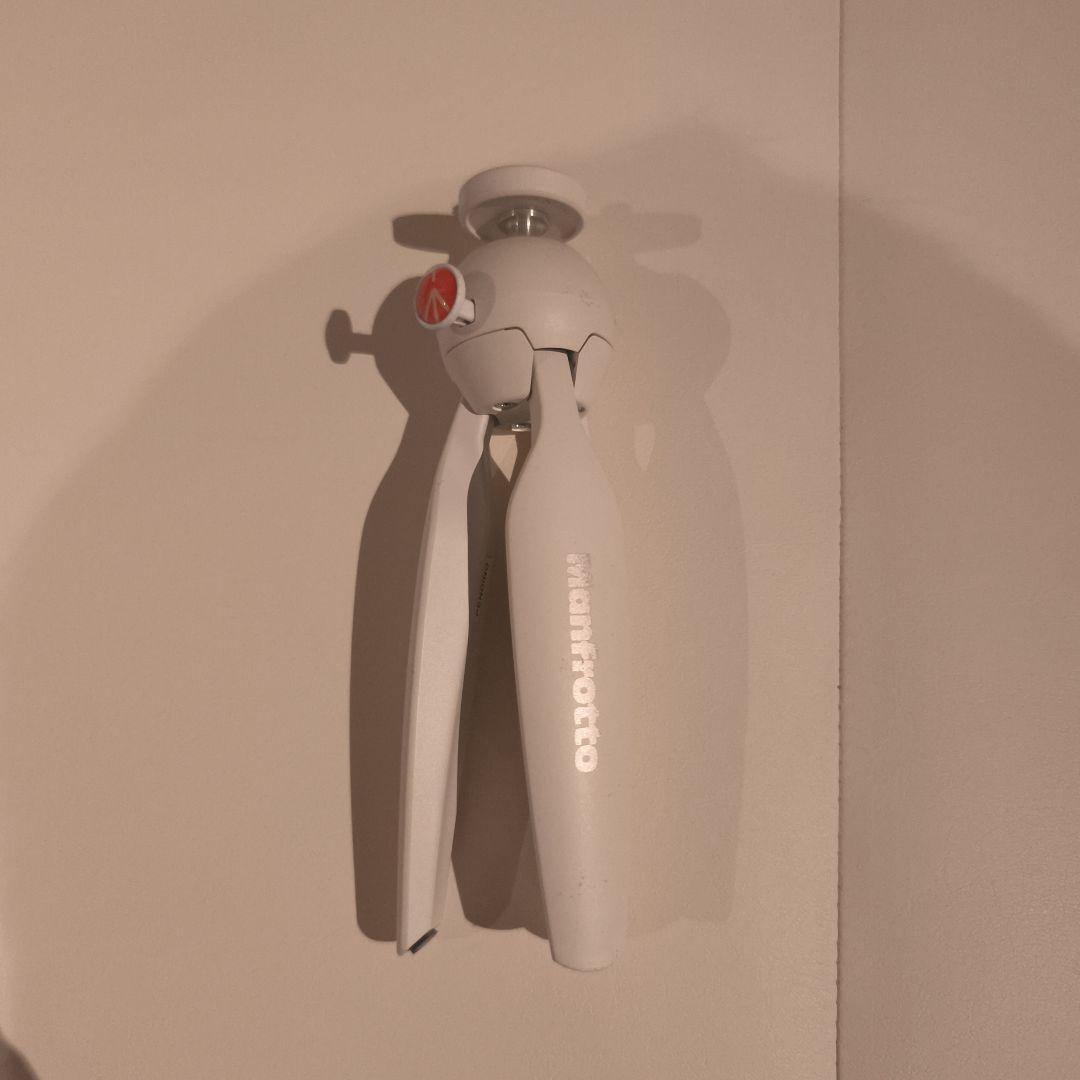 n*2様 XGIMI Elfin ホワイト プロジェクター　付属品あり オマケ三