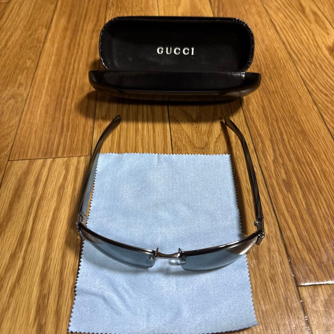 GUCCI メタルフレーム サングラス
