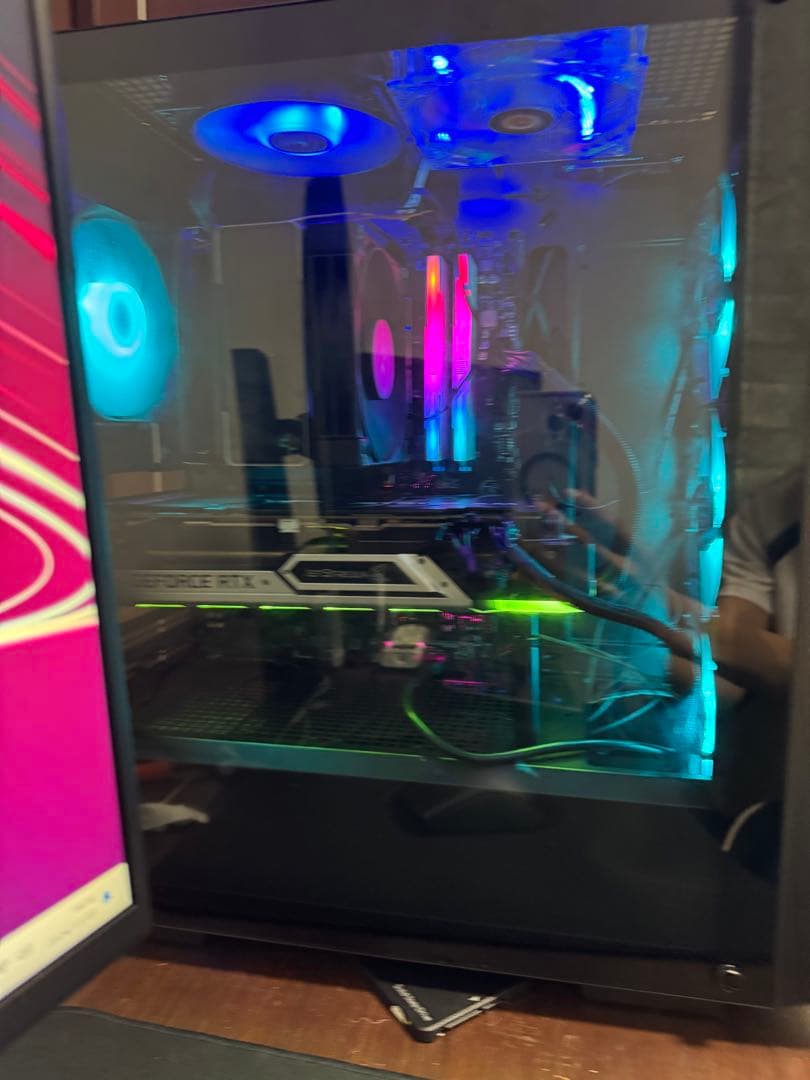 RGBファン搭載ミドルタワーPC