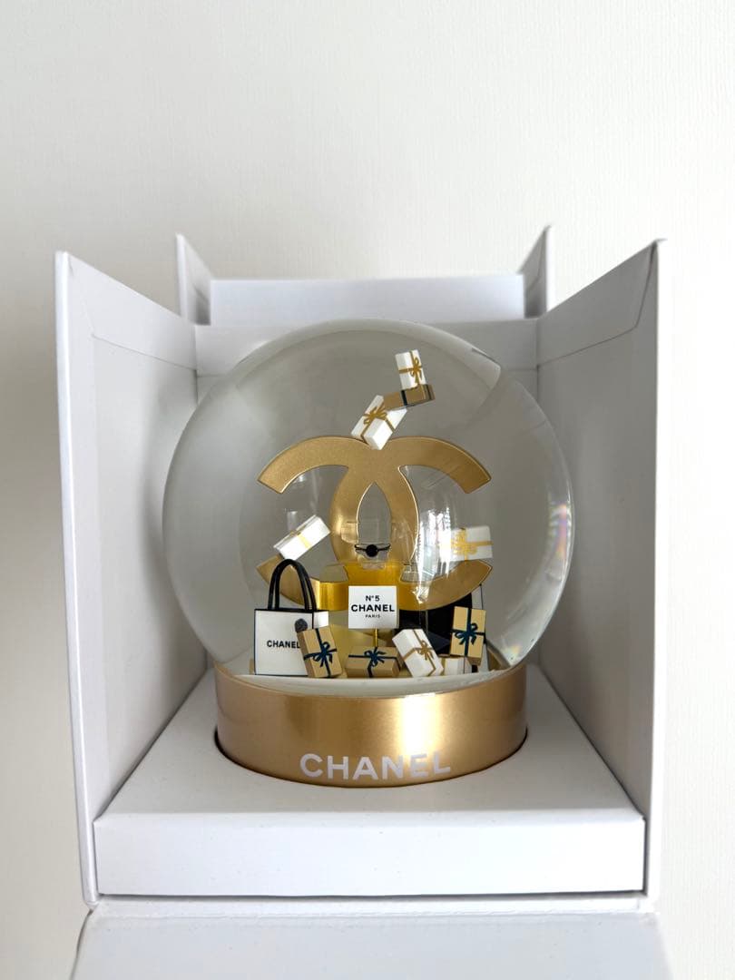 s*i様 シャネル 2023 クリスタルボール スノードーム ノベルティ ホリデ